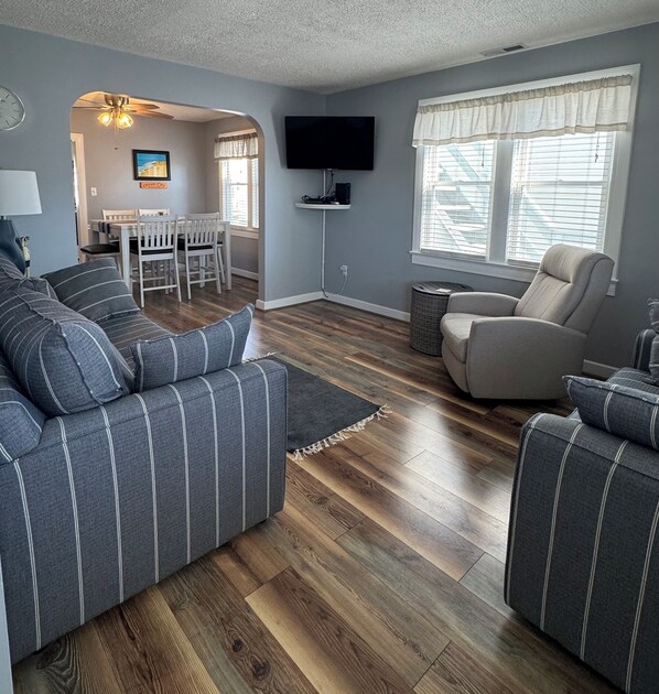 Smart TV, DVD player, books