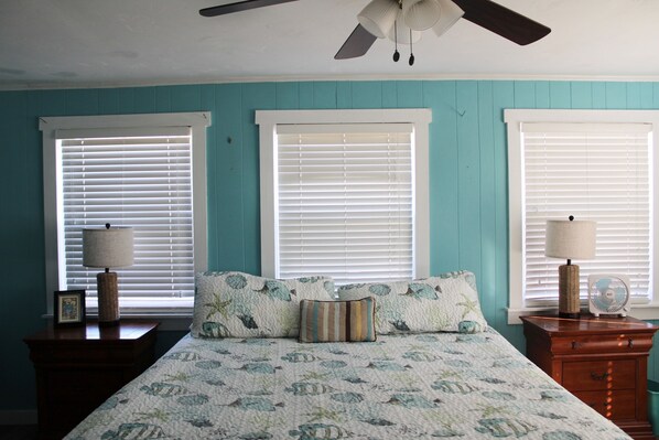 4 bedrooms, WiFi, bed sheets