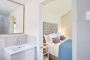 1 chambre, fer et planche à repasser, Wi-Fi gratuit, draps fournis