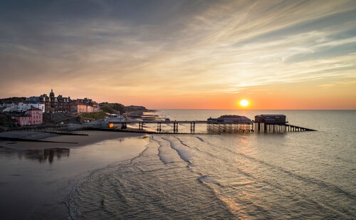 Ultimate romantic retreat, close to beach & walkable pub