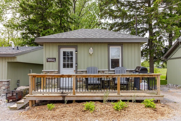 Westlake Cottages - Milford Lodge; private deck with BBQ, propane and chairs