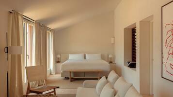 Suite (Victoria) | Ropa de cama hipoalergénica, minibar, escritorio