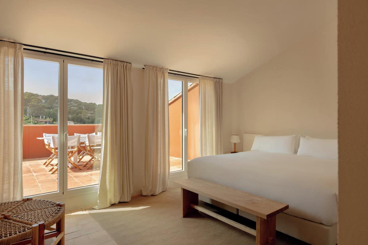 Suite (Victoria)