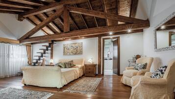 6 Schlafzimmer, Schreibtisch, BĂŒgeleisen/BĂŒgelbrett, WLAN