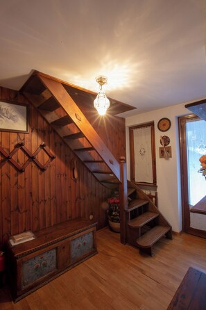 Apartment, Mountain View | Living area | 32-inch LCD TV with satellite channels