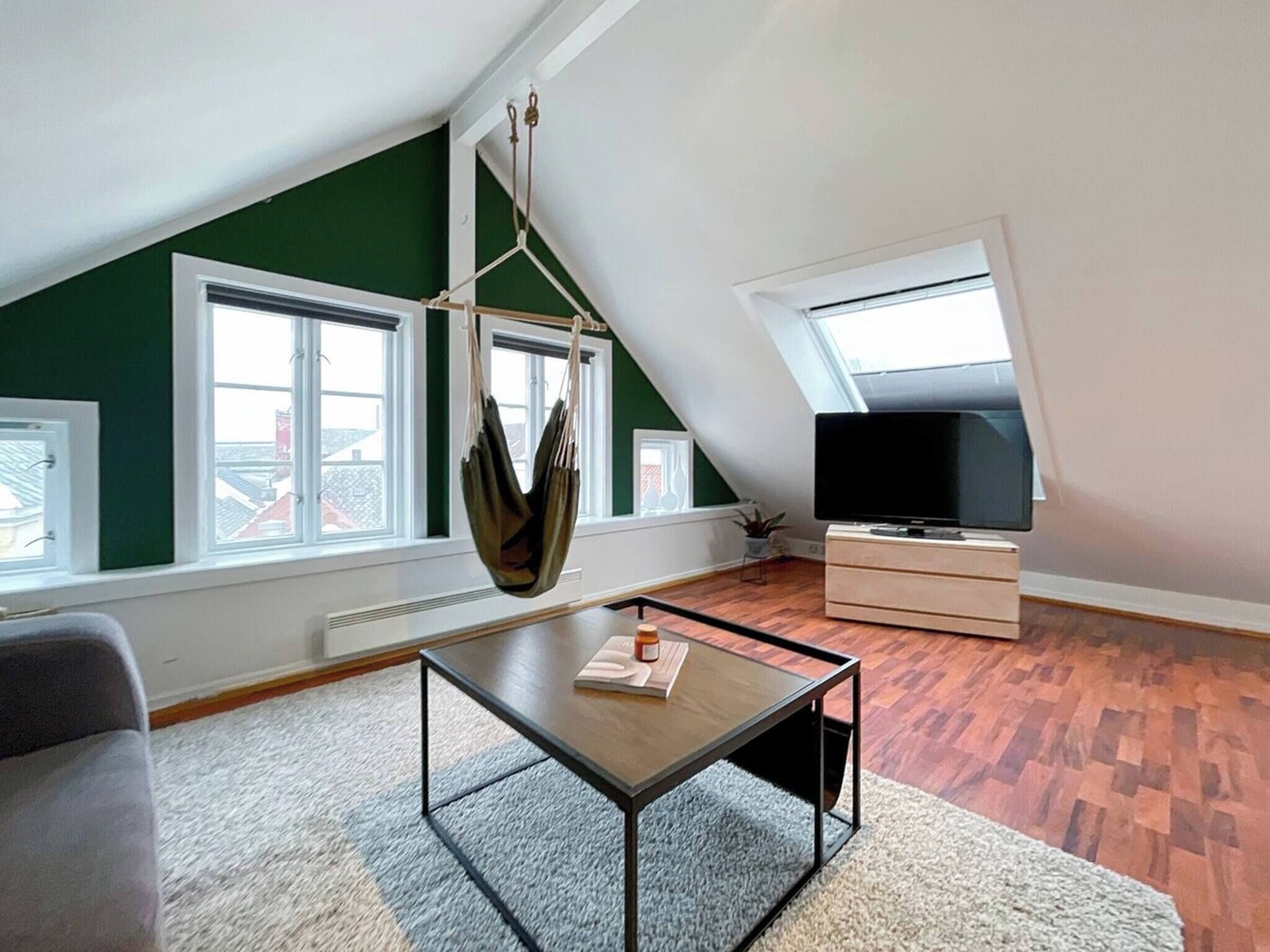 House, 2 Bedrooms, City View | Living room