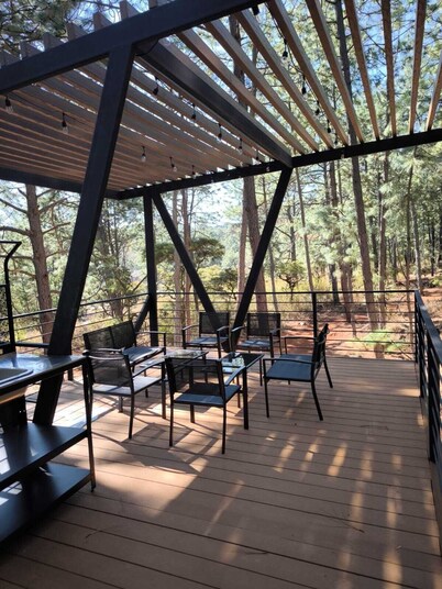 Cabaña Arroyo de los Venados In the Sierra de Tapalpa, Deer in the wild,