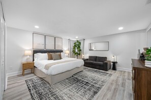 7 chambres, fer et planche à repasser, Wi-Fi, draps fournis