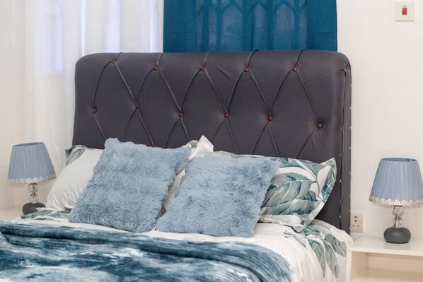 2 bedrooms, iron/ironing board, WiFi, bed sheets - TINY & COZY HOMES (Accra)