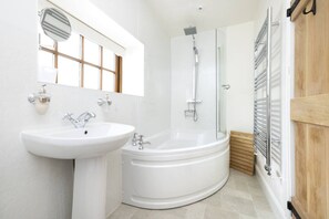 Hair dryer - The Nest - Cosy Holiday Cottage (Errol)