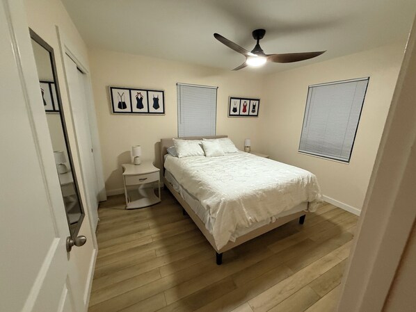 3 bedrooms, iron/ironing board, WiFi, bed sheets