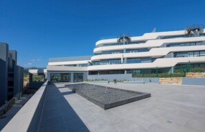 Unclassified image, 2 of 75, button - Magnificent 3-BDR Apt with Terrace, Spa & Pools (Estepona)