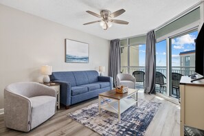 Smart-TV, Tischtennisplatte