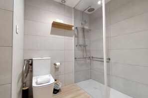 تجهيزات دش، مجففات شعر، مناشف