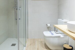 シャワー、タオル