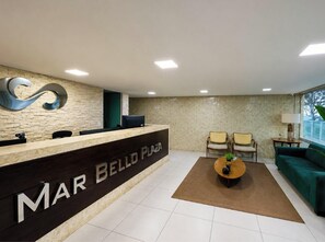 Lobby - Mar Bello Plaza - LikeHome Hospedagens (Cabedelo)