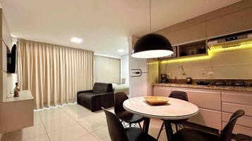 Classic Studio | Dining