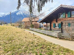 Exterior - Ganzes Chalet in Aeschi 15min nach Interlaken (Aeschi bei Spiez)