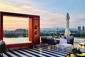 Bar (on property) - West Lake Garden Hotel (Huizhou)