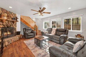 Living area - Moab Family Getaway #2543 (Big Bear Lake)