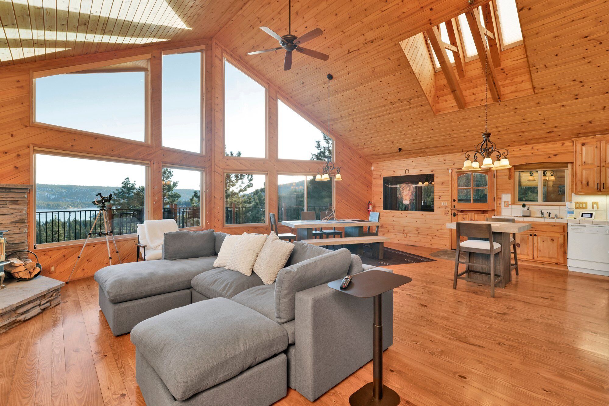 Cabin, Multiple Beds, Hot Tub, Mountain View (2520) | Living area | Fireplace
