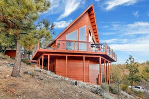 Exterior - High-top Lakeview Chateau #2520 (Fawnskin)