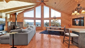 Cabin, Multiple Beds, Hot Tub, Mountain View (2520) | Living area