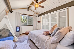 Cabin, Multiple Beds, Hot Tub, Mountain View (2510) | 2 bedrooms, individually decorated, individually furnished, bed sheets - Marlowe Mountain Views #2510 (Big Bear City)