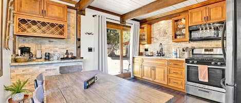 Cabin, Multiple Beds, Hot Tub, Mountain View (2510) | Private kitchen | Coffee/tea maker