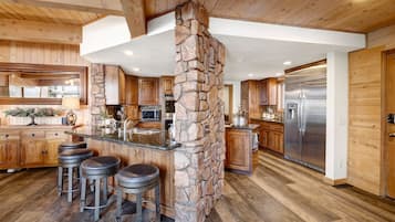 Chalet, Multiple Beds, Hot Tub, Mountain View (2533) | Private kitchen | Coffee/tea maker
