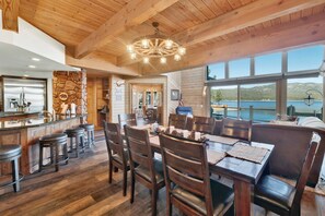 Chalet, varias camas, bañera de hidromasaje, vistas a la montaña (2533) | 4 dormitorios, decoración individual, mobiliario individual