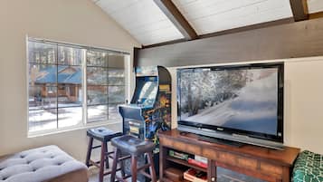 Cabin, Multiple Beds, Patio, Mountain View (2542) | Living area | Fireplace