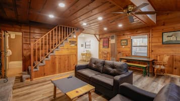 House, Multiple Beds, Hot Tub, Mountain View (290) | Living area | Fireplace