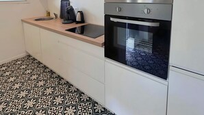 Coffee/tea maker, fridge, microwave, oven - ✨ Suite de Charme avec Vue Mer - Havre de Paix en Martinique 🌴🌊 (Trois-Ilets)