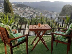 Comfort Room, 1 Queen Bed, Garden View | Terrace/patio - Villas Coliving Casa Rural (Sant Fost de Campsentelles)