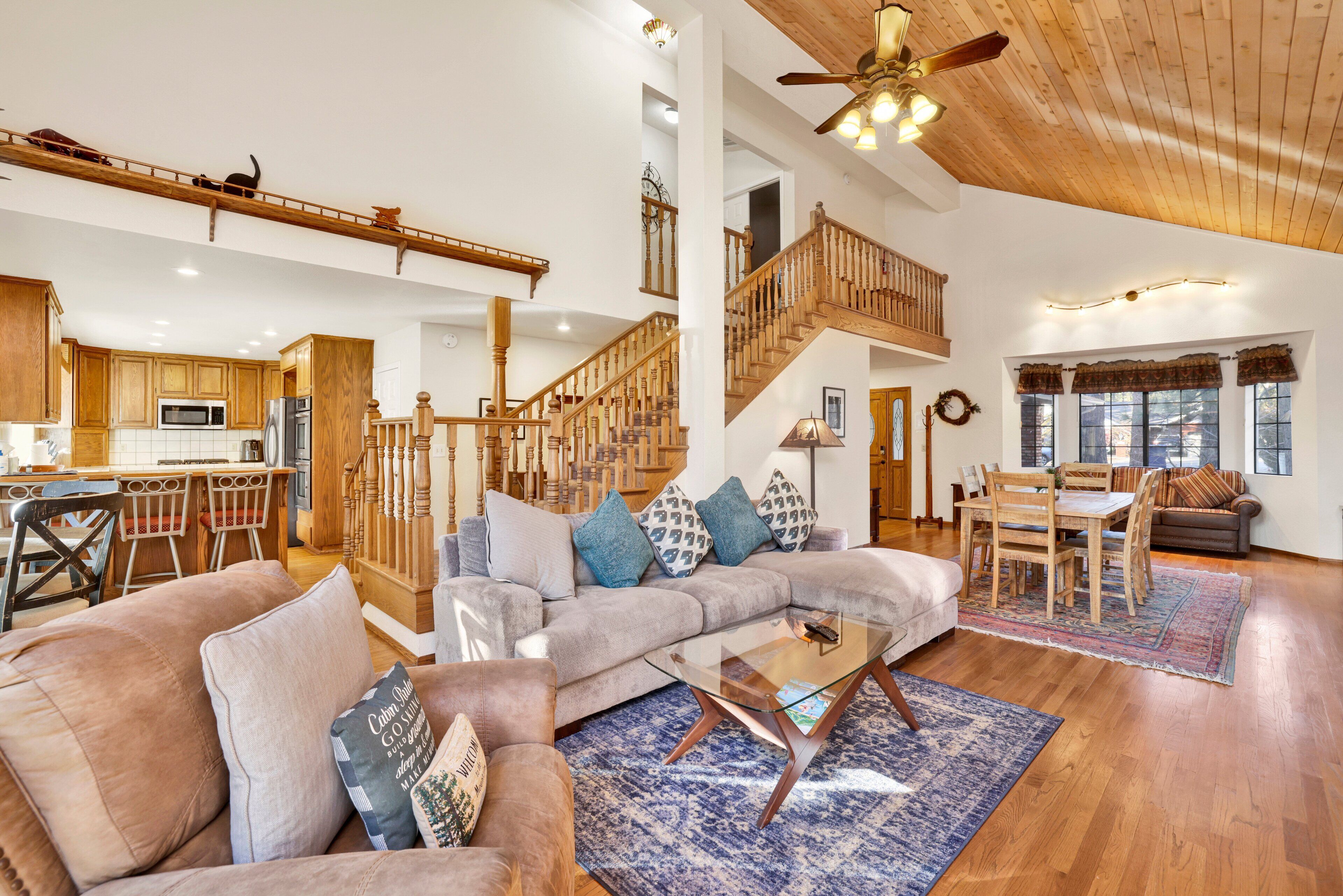 小屋, 多張床, 熱水浴缸, 山景 (2506) | 起居區 | 壁爐