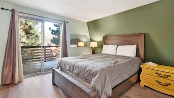 Cabane, 2 grands lits, patio, vue montagne (2509) | 2 chambres, décoration personnalisée, ameublement personnalisé