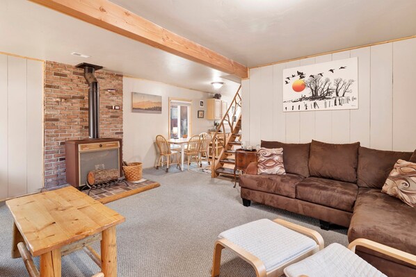 Cabin, Multiple Beds, Hot Tub, Mountain View (2522) | Living area | 42-inch TV with digital channels, fireplace - Cute and Cozy Cottage #2522 (Sugarloaf)