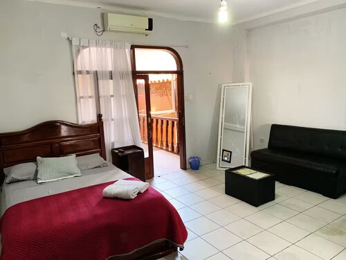 Spacious & Cozy Apartment in the Heart of Santa Cruz