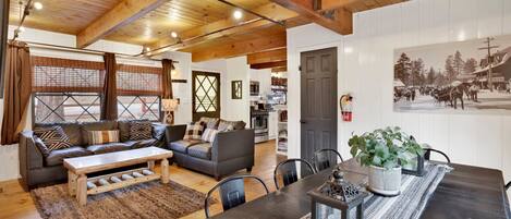 Kabin, Beberapa Tempat Tidur, hot tub, pemandangan gunung (2337) | Interior