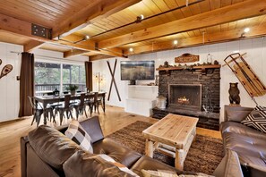 Cabin, Multiple Beds, Hot Tub, Mountain View (2337) | Living area
