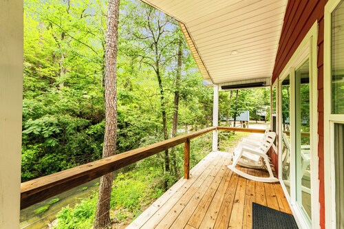 Pam's Treehouse Cabin #3 - Cozy treehouse cabin right on a creek!