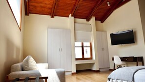 2 bedrooms, iron/ironing board, travel cot, WiFi