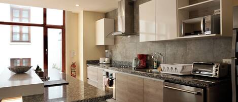 Fridge, microwave, oven, stovetop