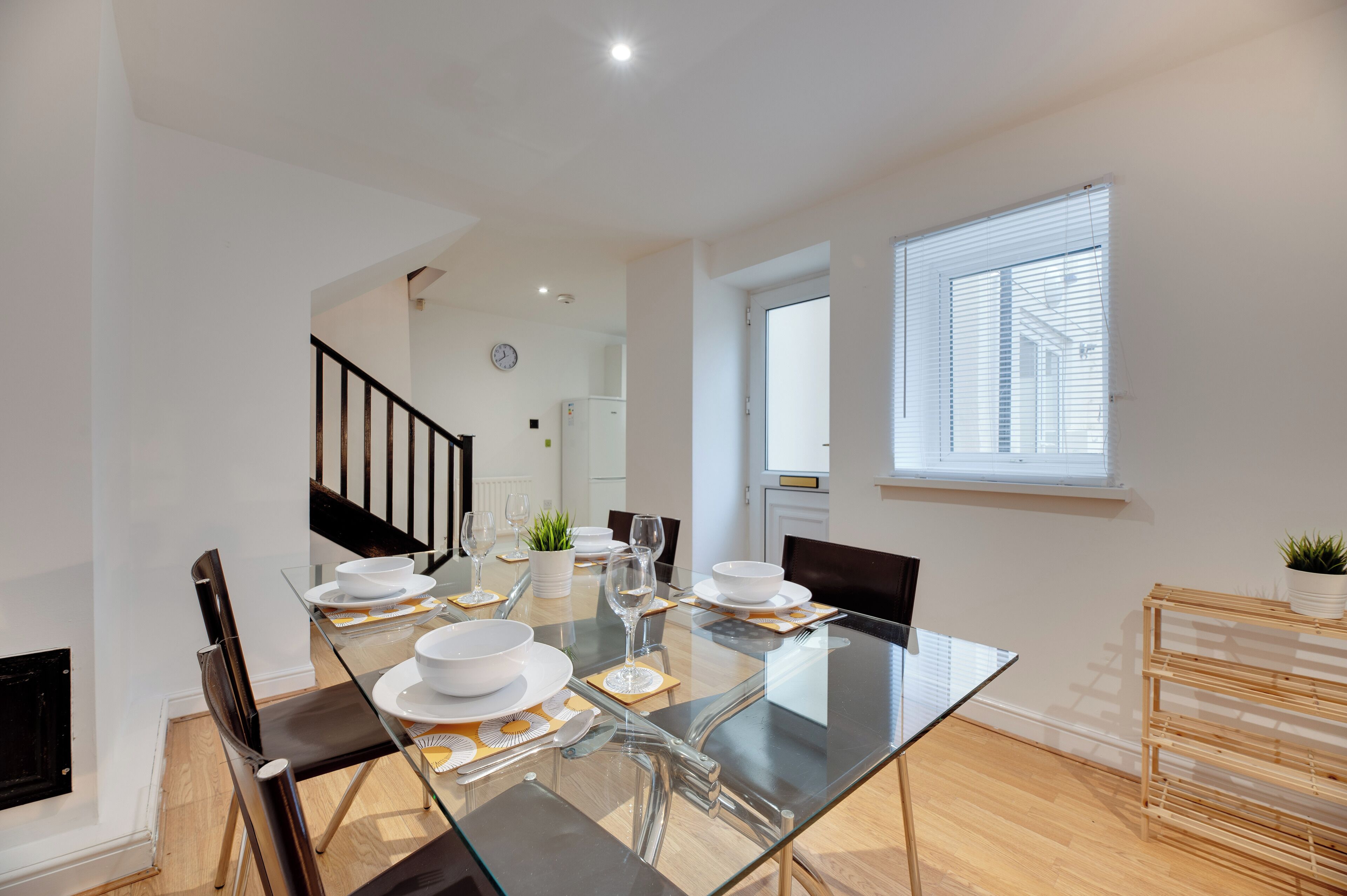 Comfort Apartment, 2 Bedrooms | In-room dining