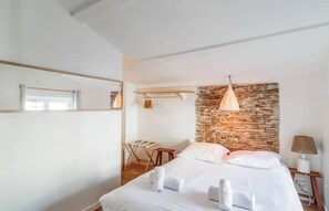 1 bedroom, iron/ironing board, WiFi
