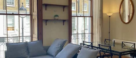 Appartement Luxe, salle de bains attenante (F3) | Bar lounge