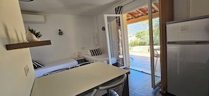 1 bedroom, free WiFi, bed sheets - T2 Dolce & Vita C3 sea and pool view (PROPRIANO)