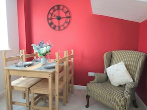 Apartment | Dining
