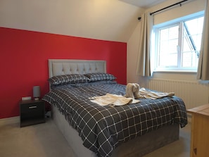 Apartment | 2 bedrooms, iron/ironing board, free WiFi, bed sheets